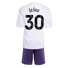 Manchester United Benjamin Sesko #30 Bortaställ Barn 2025-26 Korta ärmar (+ Korta byxor)